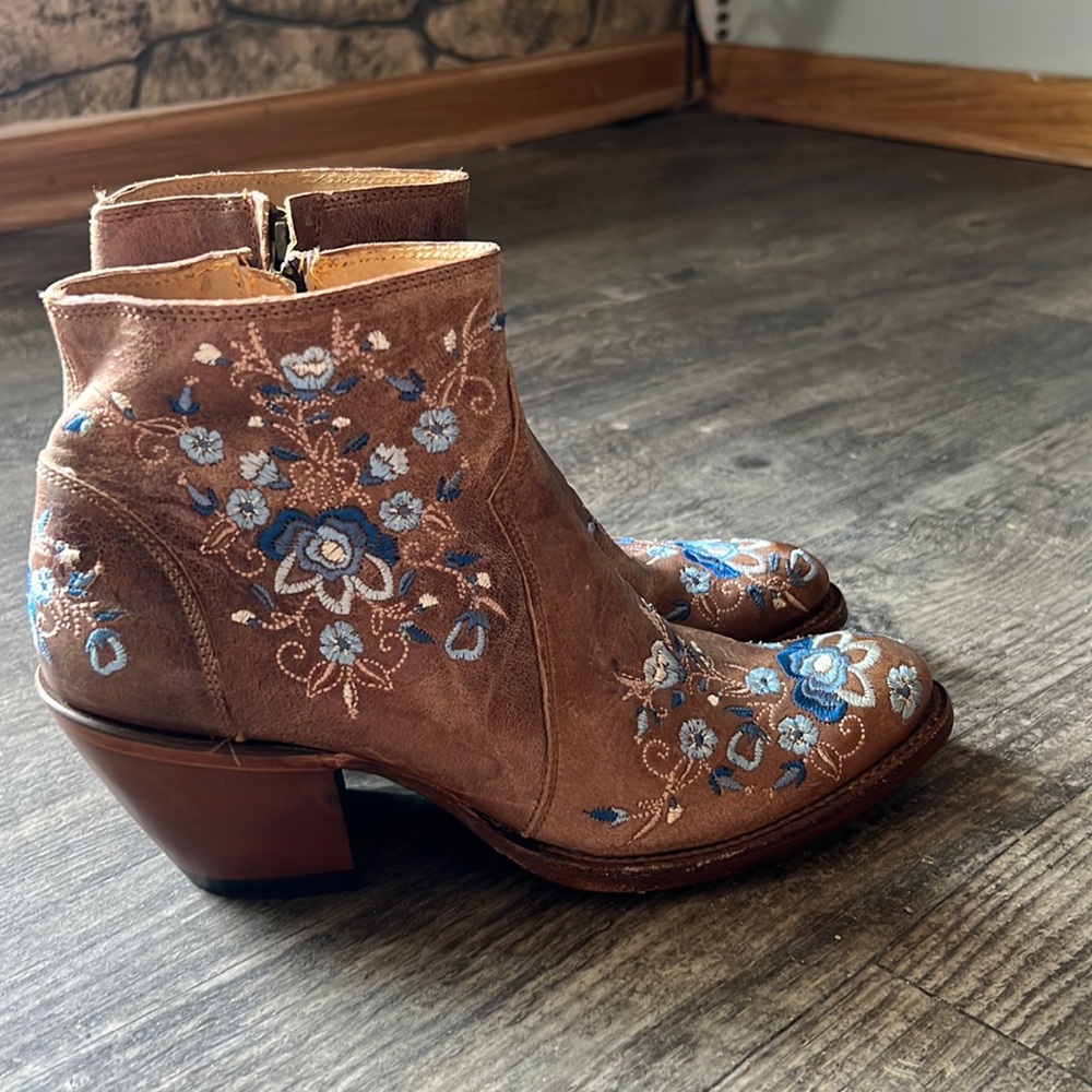 Shyanne floral booties